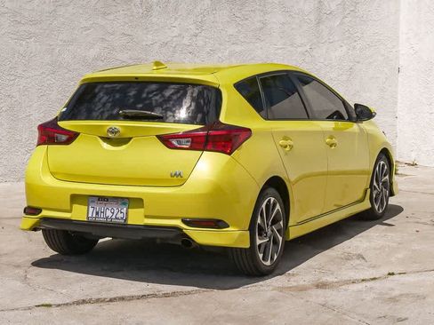 Used 2017 Toyota Corolla iM w/ Carpet Mat Package FWD image 9