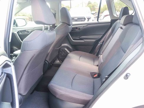 Certified 2020 Toyota RAV4 LE w/ Carpet Mat Package AWD/4WD image 20