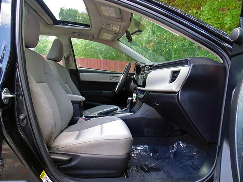 Used 2014 Toyota Corolla LE FWD image 31