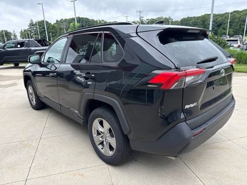 Used 2024 Toyota RAV4 XLE AWD/4WD image 5