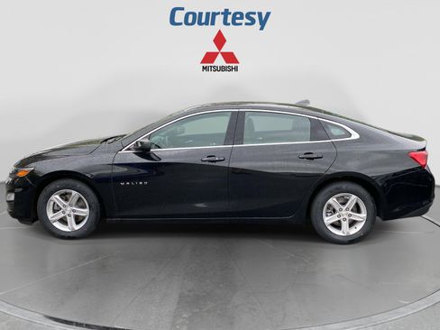 Used 2023 Chevrolet Malibu LS w/ Driver Confidence Package FWD image 2