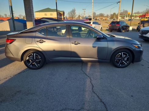 Used 2024 Nissan Sentra SV image 2