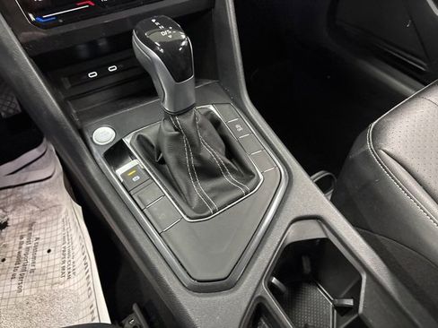 Used 2022 Volkswagen Tiguan SE image 20