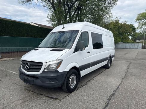 Used 2018 Mercedes-Benz Sprinter 2500 image 1