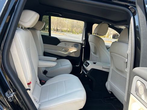 Used 2025 Mercedes-Benz GLS 450 4MATIC image 54