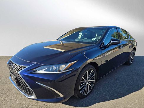 Used 2024 Lexus ES 300h w/ Premium Package image 7