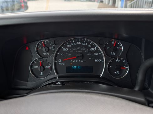 Certified 2025 Chevrolet Express 2500 w/ Driver Convenience Package RWD image 18