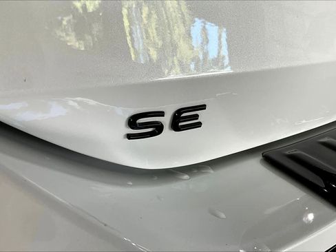 New 2026 Volkswagen Tiguan SE R-Line image 25