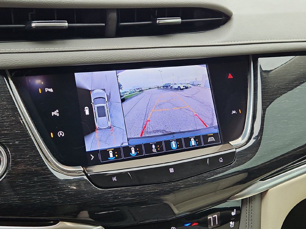 Used 2020 Cadillac XT6 Premium Luxury FWD image 17