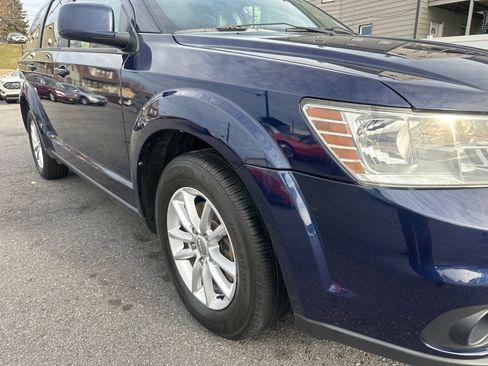 Used 2017 Dodge Journey SXT w/ Comfort/Convenience Group image 10