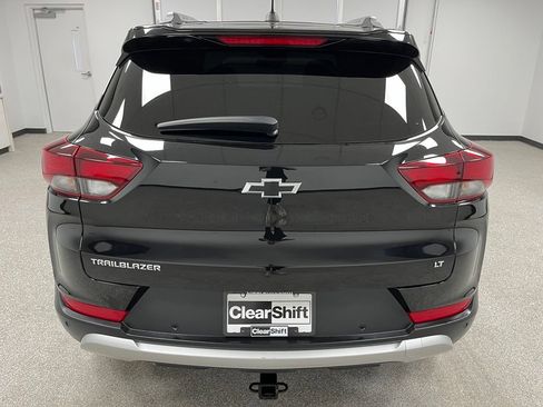Used 2021 Chevrolet TrailBlazer LT w/ Convenience Package FWD image 9
