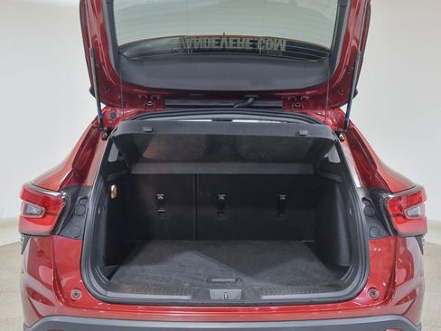 Used 2025 Chevrolet Trax LT w/ LT Convenience Package image 16