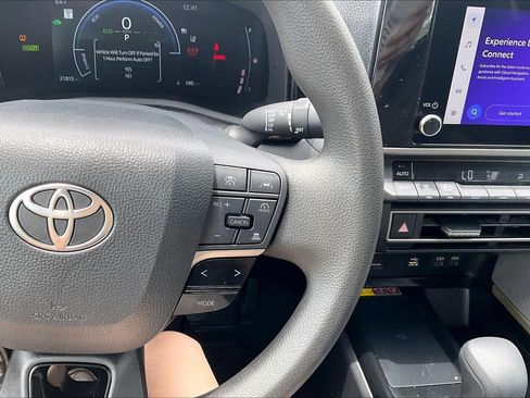 Used 2025 Toyota Camry LE w/ Convenience Package FWD image 23