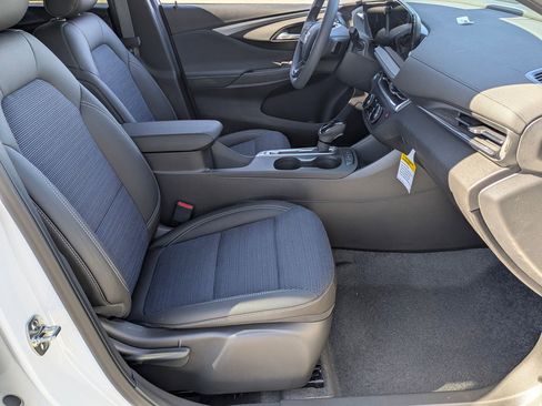 New 2026 Buick Envista Preferred FWD image 32