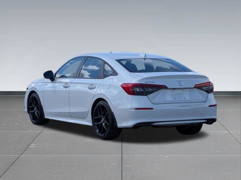 Used 2023 Honda Civic Sport image 3
