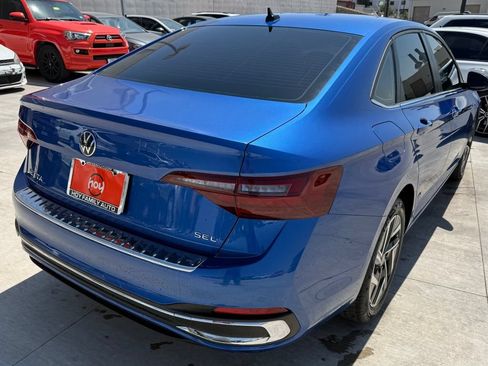Used 2024 Volkswagen Jetta SEL FWD image 9