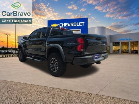 Used 2025 Chevrolet Colorado ZR2 w/ Technology Package AWD/4WD image 4