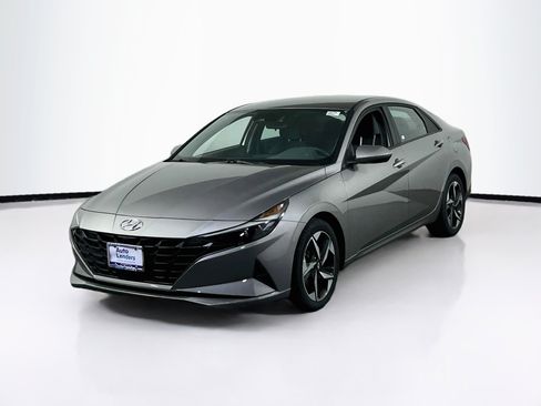 Used 2023 Hyundai Elantra SEL w/ Convenience Package FWD image 1