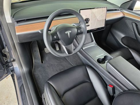 Used 2023 Tesla Model Y Long Range AWD/4WD image 17