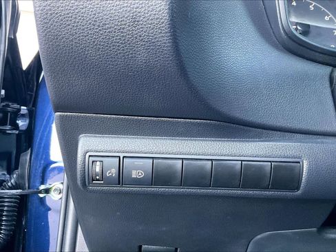 Used 2024 Toyota Corolla SE image 32