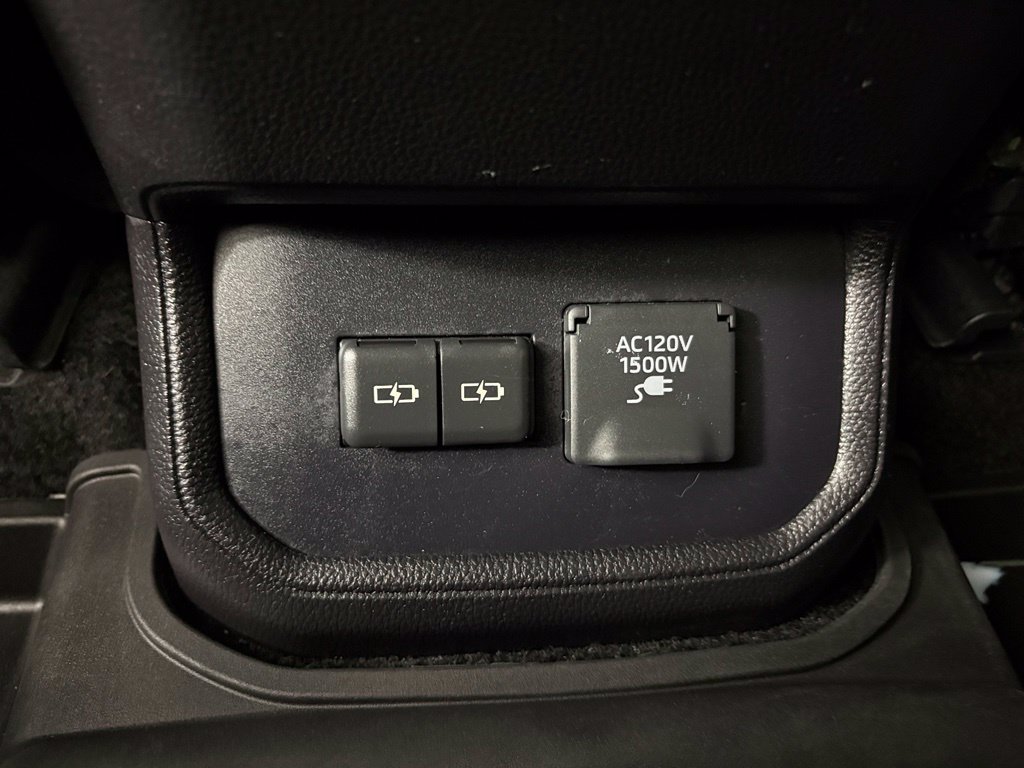 Used 2024 Toyota Highlander Limited AWD/4WD image 35