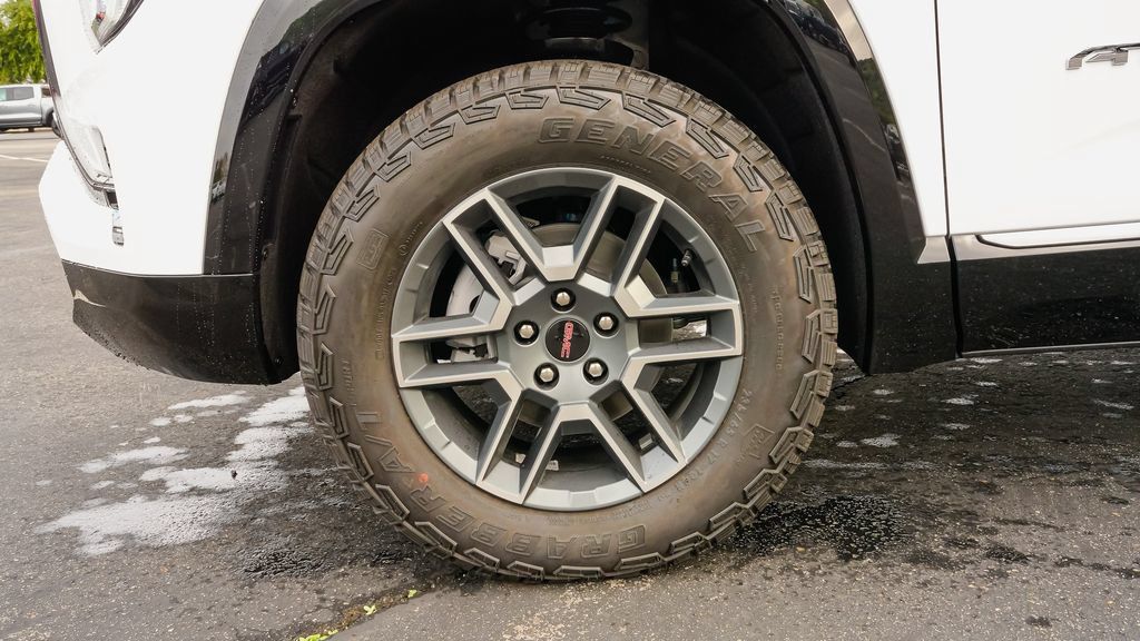 New 2027 GMC Terrain AT4 w/ Technology Package II AWD/4WD image 7