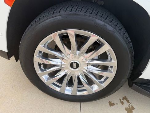 Used 2024 Cadillac Escalade ESV Premium Luxury w/ LPO, Floor Liner Package AWD/4WD image 9