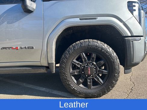 Used 2024 GMC Sierra 2500 AT4 w/ AT4 Premium Plus Package image 3