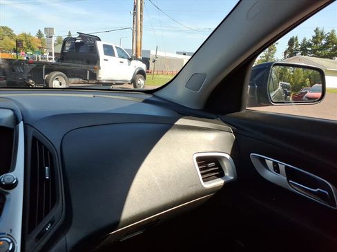 Used 2016 Chevrolet Equinox LT image 18