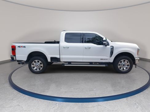 Used 2025 Ford F350 Lariat w/ Chrome Package AWD/4WD image 4