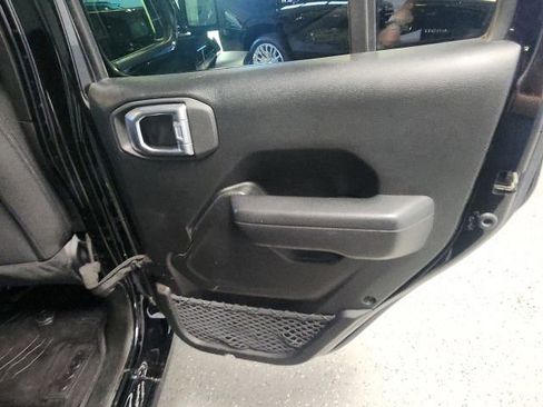 Used 2022 Jeep Wrangler Unlimited Sport AWD/4WD image 18