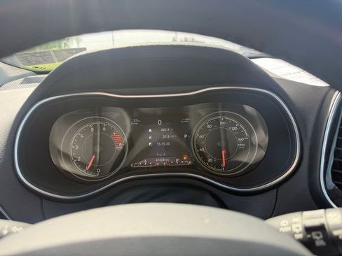 Used 2021 Jeep Cherokee Limited w/ Elite Package AWD/4WD image 12