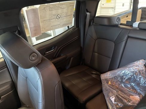 New 2026 GMC Canyon Elevation w/ Convenience Package image 16