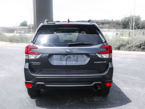 Used 2022 Subaru Forester Premium image 14