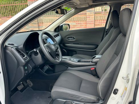 Used 2020 Honda HR-V EX image 6
