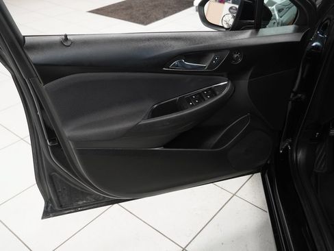 Used 2018 Chevrolet Cruze LT FWD image 5