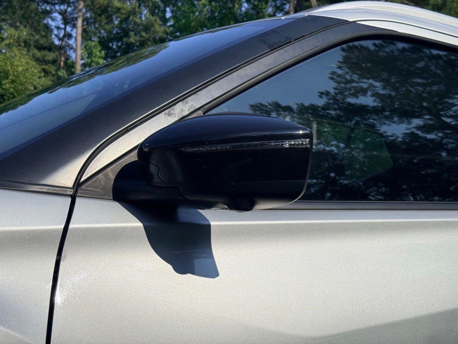 Used 2019 Nissan Kicks SR FWD image 15