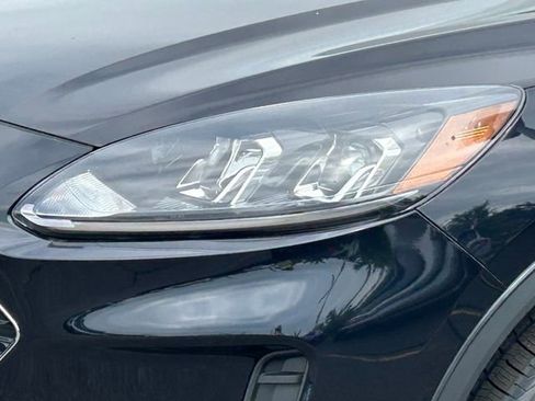 Used 2021 Ford Escape SE w/ Cold Weather Package AWD/4WD image 24