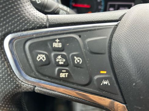 Used 2020 Chevrolet Equinox LS image 18