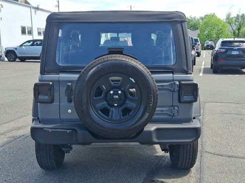 Used 2022 Jeep Wrangler Sport AWD/4WD image 5