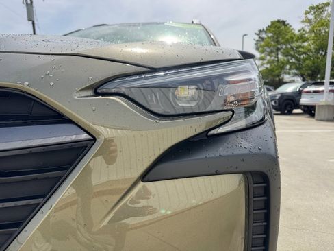 Used 2025 Subaru Outback Limited AWD/4WD image 30