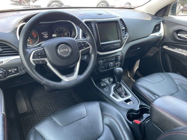 Used 2016 Jeep Cherokee Trailhawk w/ Comfort/Convenience Group AWD/4WD image 16