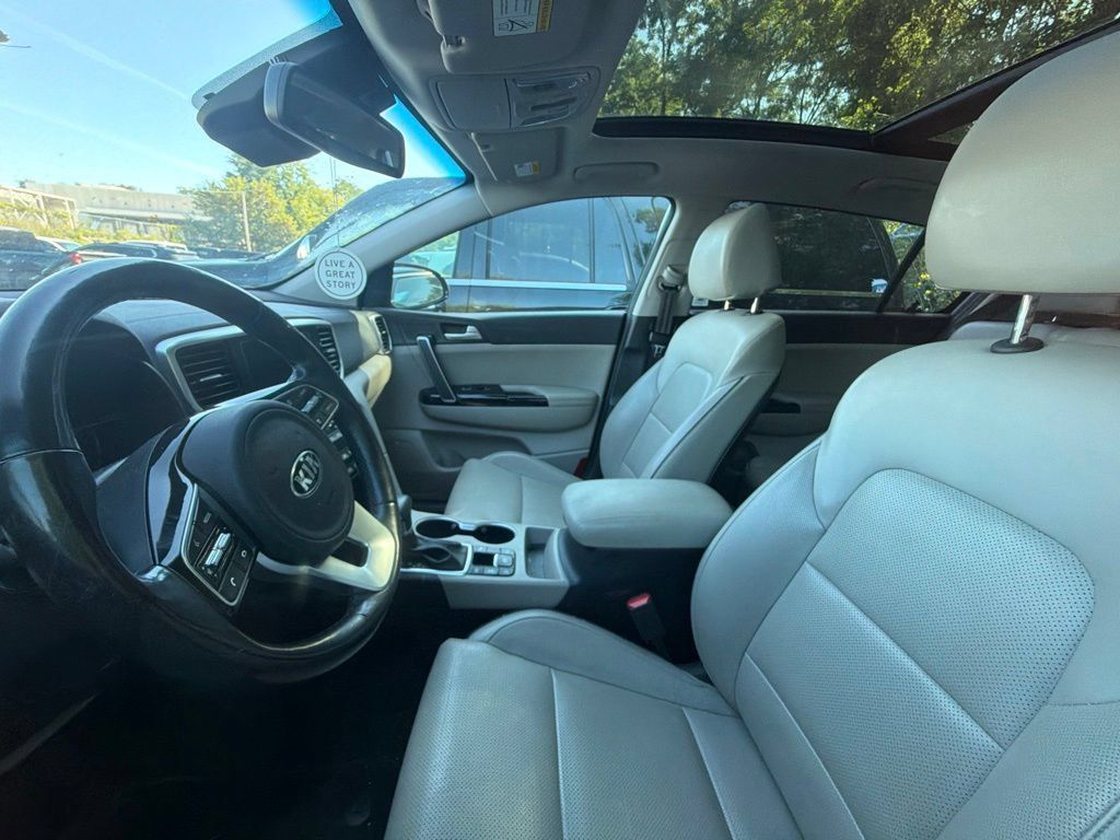 Used 2020 Kia Sportage EX w/ Option Group 15 AWD/4WD image 2