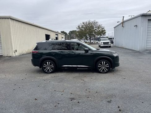 Used 2024 Nissan Pathfinder Platinum image 4