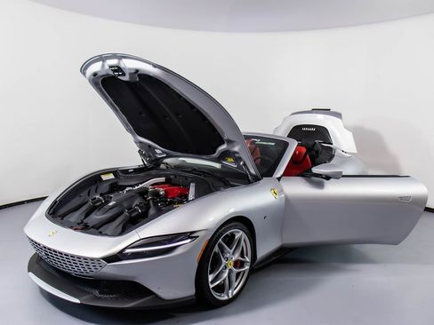 Certified 2025 Ferrari Roma Spider image 33
