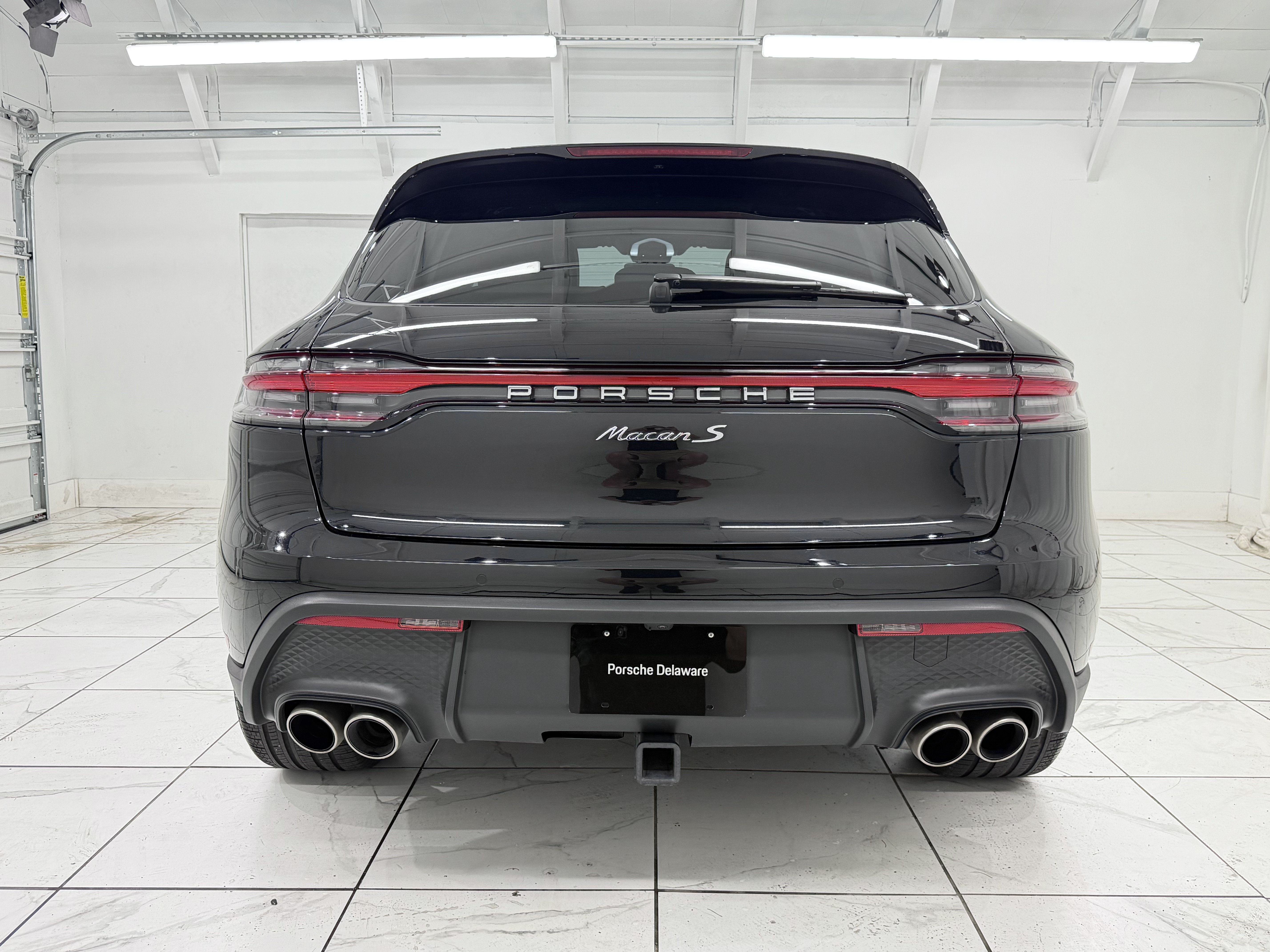Certified 2023 Porsche Macan S AWD/4WD image 13
