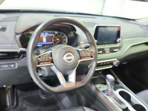 Certified 2025 Nissan Altima 2.5 SR FWD image 18