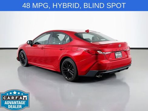 Used 2025 Toyota Camry SE w/ Convenience Package FWD image 5
