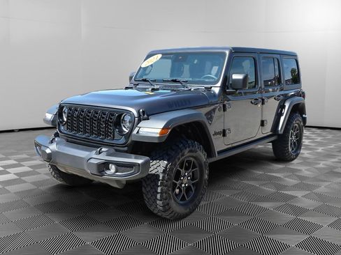 Used 2024 Jeep Wrangler Unlimited Sport AWD/4WD image 2