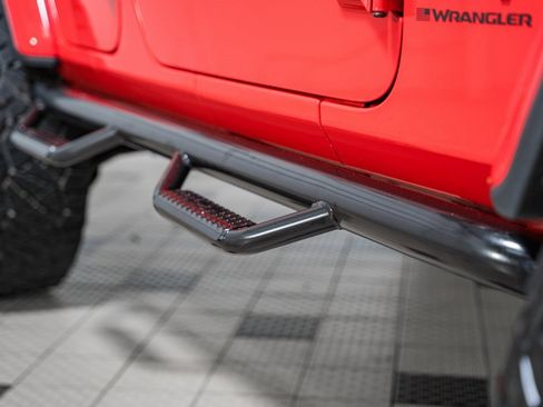 Used 2024 Jeep Wrangler Sahara image 17